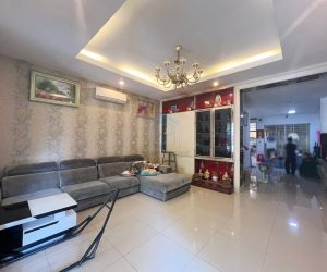 វីឡាកូនកាត់ (កែង) សម្រាប់លក់ នៅក្នុងបុរីប៉េងហួត បឹងស្នោរ